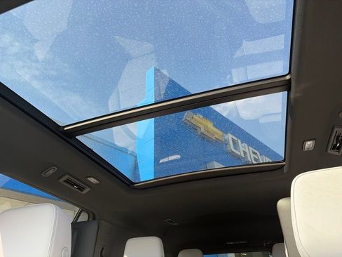 Used 2025 Chevrolet Tahoe Premier AWD/4WD image 26