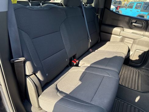 Used 2021 Chevrolet Silverado 1500 LT image 17