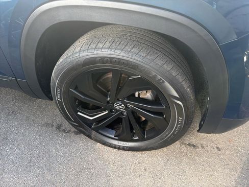 Used 2022 Volkswagen Atlas SE w/ Panoramic Sunroof Package image 4