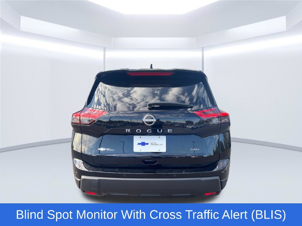 Used 2025 Nissan Rogue S AWD/4WD image 5