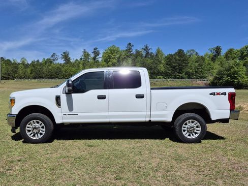 Used 2017 Ford F250 XLT AWD/4WD image 4