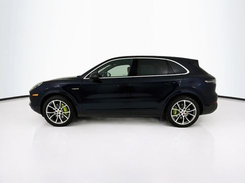 Certified 2023 Porsche Cayenne AWD/4WD image 2