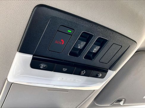 Used 2025 Nissan Pathfinder SV w/ SV Premium Package image 48