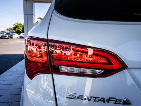 Used 2018 Hyundai Santa Fe Sport image 13