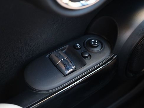 Used 2020 MINI Cooper SE w/ 6.5" Touchscreen Package image 21