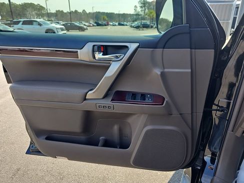 Used 2019 Lexus GX 460 Luxury image 32