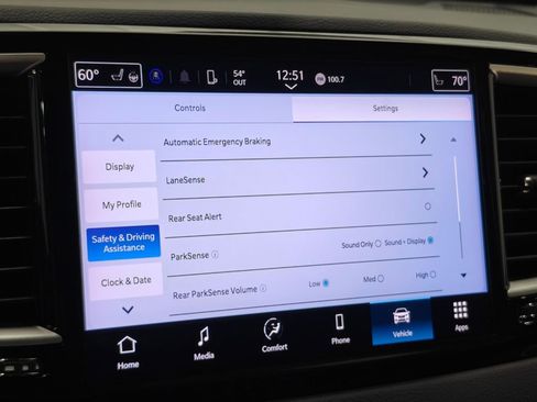 Used 2024 Chrysler Pacifica Touring-L FWD image 44