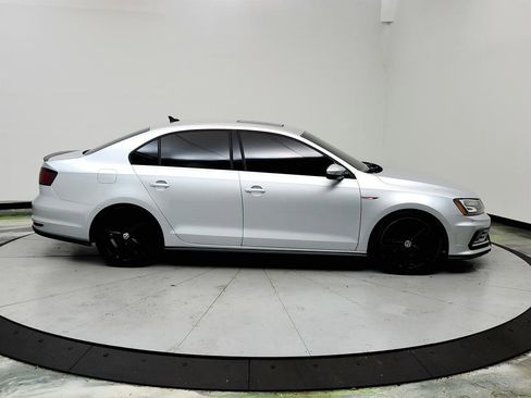 Used 2016 Volkswagen Jetta GLI SEL image 4