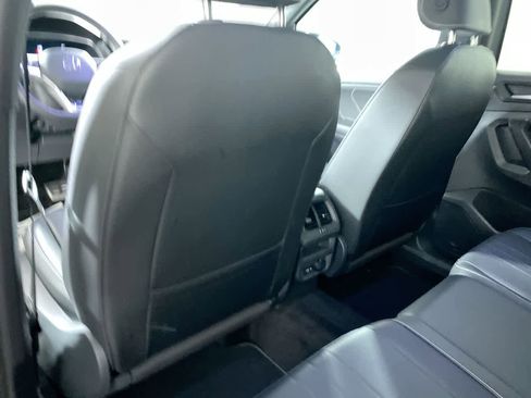 Used 2023 Volkswagen Tiguan SE R-Line image 25