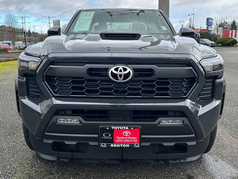 Used 2024 Toyota Tacoma TRD Sport image 2