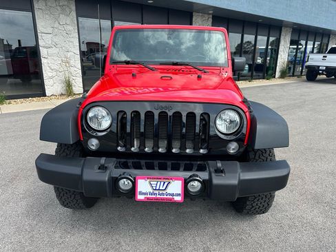 Used 2018 Jeep Wrangler Unlimited Sport AWD/4WD image 10
