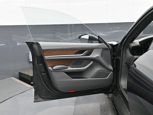 Certified 2023 Porsche Taycan GTS image 8