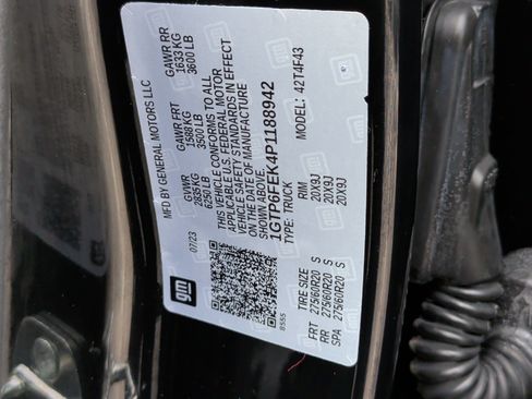 Used 2023 GMC Canyon Denali w/ Denali Black Edition AWD/4WD image 40