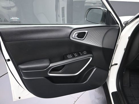 New 2025 Kia Soul S image 10