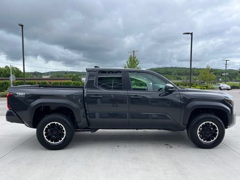 Used 2026 Toyota Tacoma TRD Off-Road AWD/4WD image 22