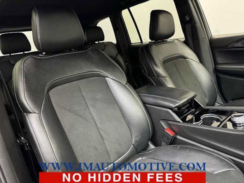 Used 2023 Jeep Grand Cherokee Altitude AWD/4WD image 20