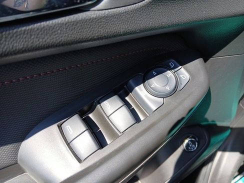 Used 2022 Chevrolet TrailBlazer RS w/ Sun and Liftgate Package image 28