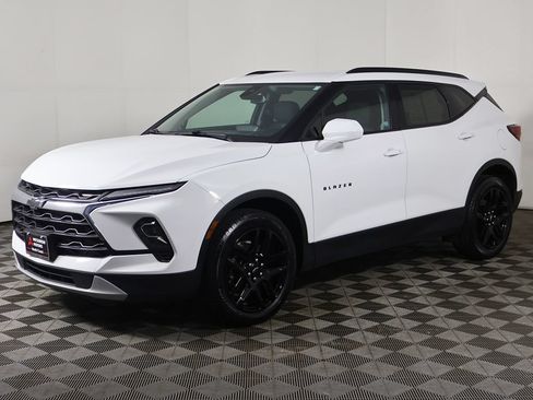 Used 2023 Chevrolet Blazer LT w/ Convenience Package AWD/4WD image 9