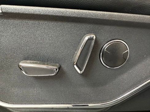 Used 2022 Ford F150 Lariat w/ Equipment Group 502A High image 28