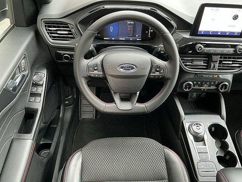 Used 2025 Ford Escape ST-Line AWD/4WD image 5