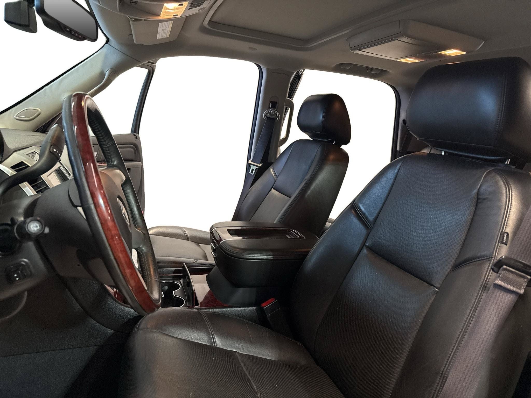 Used 2014 Cadillac Escalade Premium AWD/4WD image 16