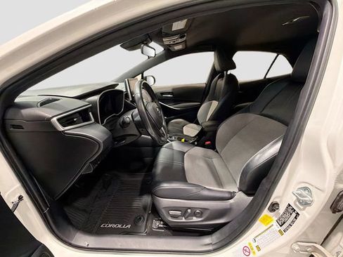 Certified 2019 Toyota Corolla XSE FWD image 17