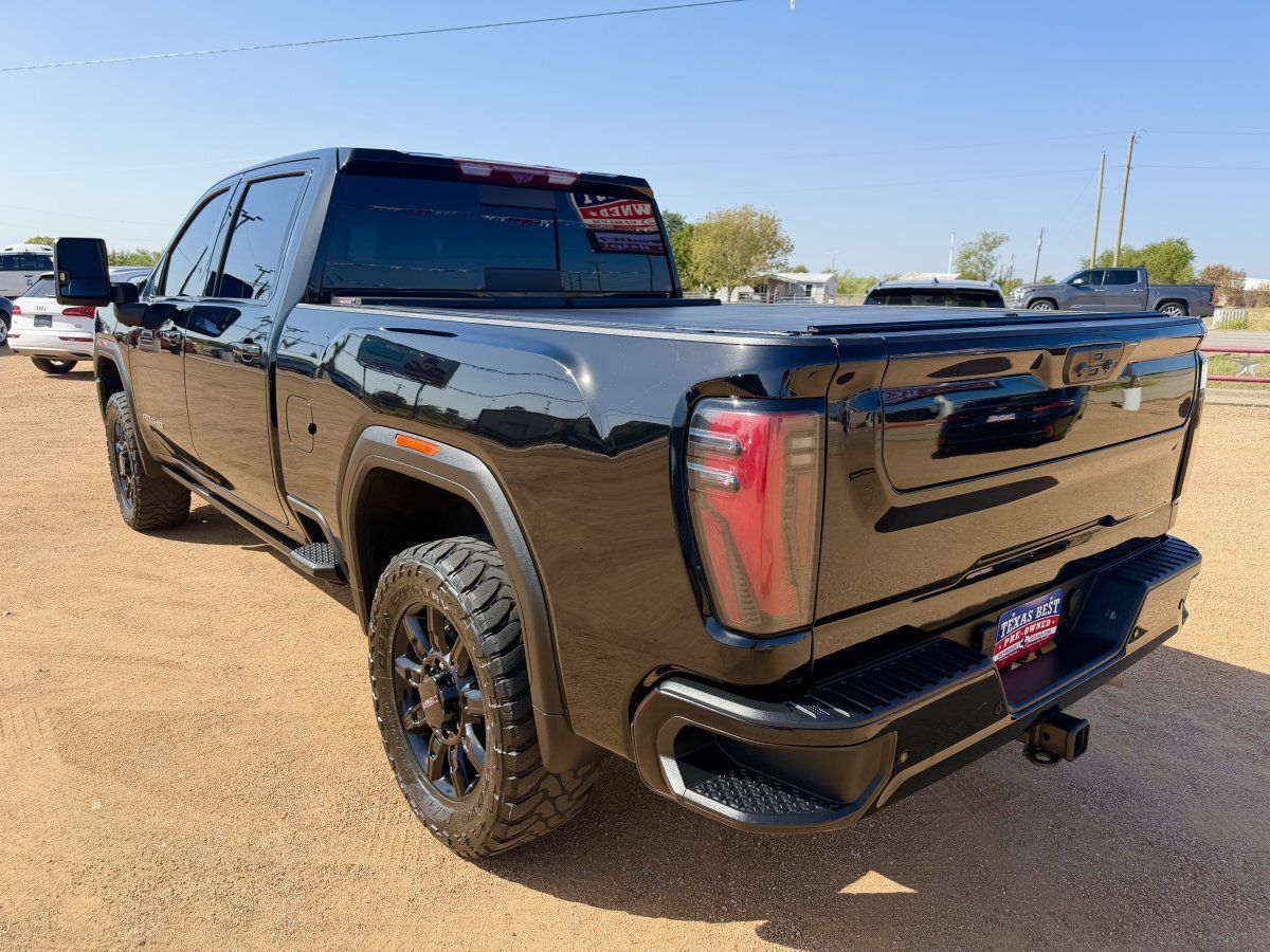 Used 2024 GMC Sierra 2500 AT4 w/ AT4 Premium Plus Package AWD/4WD image 10
