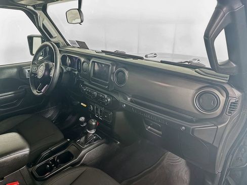 Used 2022 Jeep Wrangler Sport S image 31