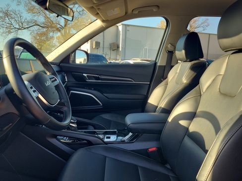 Used 2024 Kia Telluride S image 22
