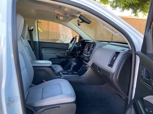 Used 2020 Chevrolet Colorado W/T w/ WT Convenience Package AWD/4WD image 48