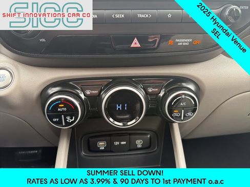 Used 2025 Hyundai Venue SEL FWD image 18