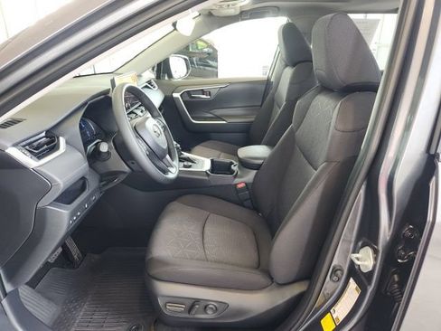 Used 2025 Toyota RAV4 XLE w/ Convenience Package AWD/4WD image 14