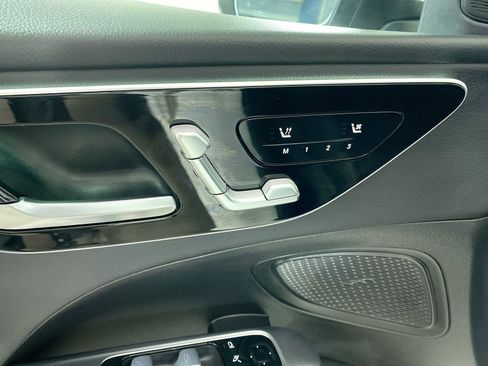 Used 2025 Mercedes-Benz C 300 Sedan image 19
