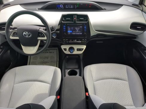 Used 2017 Toyota Prius Two FWD image 11