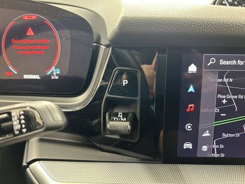 Certified 2025 Porsche Cayenne Coupe AWD/4WD image 18