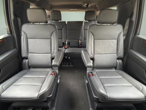 Used 2025 GMC Yukon XL Denali AWD/4WD image 15