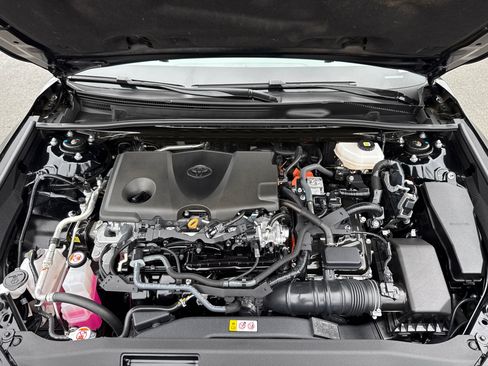 Certified 2025 Toyota Camry SE FWD image 6