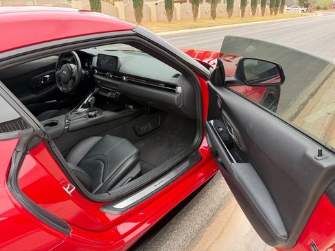 Used 2020 Toyota Supra Launch Edition w/ Driver Assist Package RWD image 9