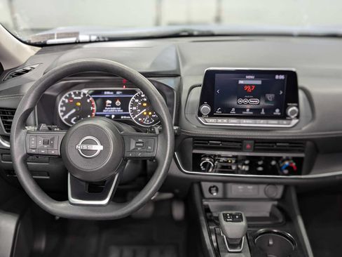 Used 2024 Nissan Rogue S AWD/4WD image 5