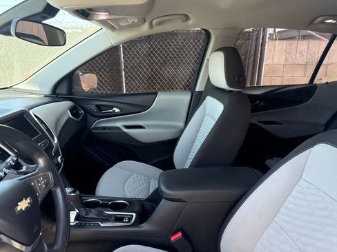 Used 2020 Chevrolet Equinox LS FWD image 18