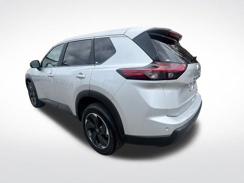 Used 2025 Nissan Rogue SV image 4