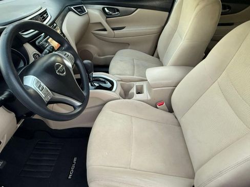 Used 2016 Nissan Rogue SV image 24