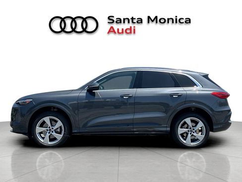 Used 2025 Audi Q5 Premium Plus w/ Premium Plus AWD/4WD image 5