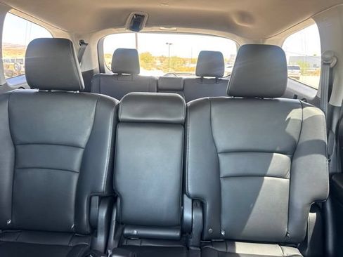 Used 2018 Honda Pilot Touring image 22