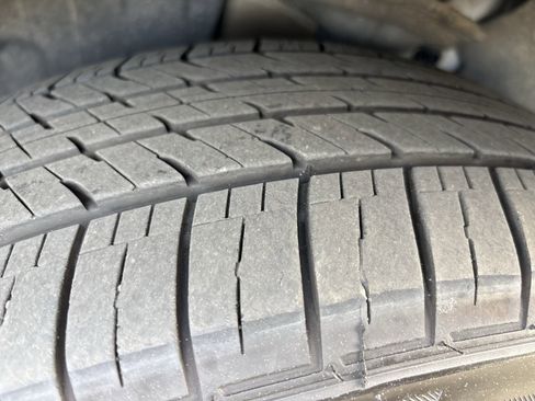 Used 2018 Volkswagen Tiguan SE image 29