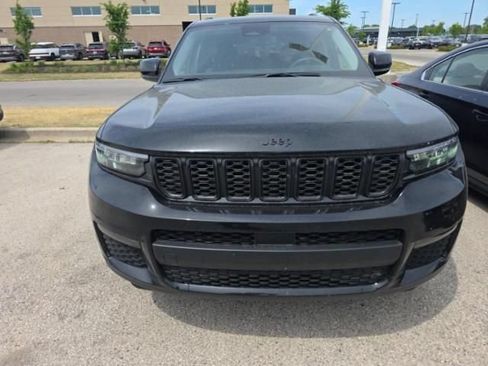 Used 2023 Jeep Grand Cherokee L Limited w/ Black Appearance Package AWD/4WD image 15