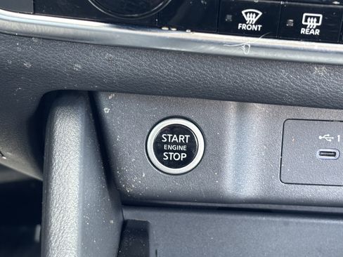 Used 2023 Nissan Rogue SV image 22