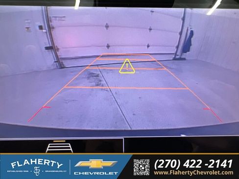 Used 2021 Chevrolet Malibu LT FWD image 33