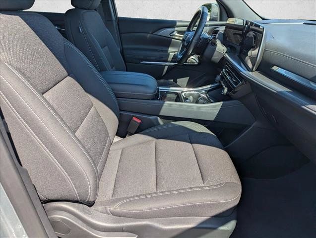 Used 2024 Chevrolet Traverse LT FWD image 28