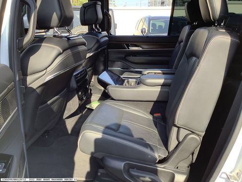 Used 2022 Jeep Grand Wagoneer Series II AWD/4WD image 9